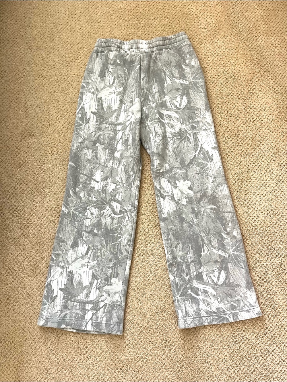 Hollister Men’s Leaf Camo Bootcut Sweatpants size XS